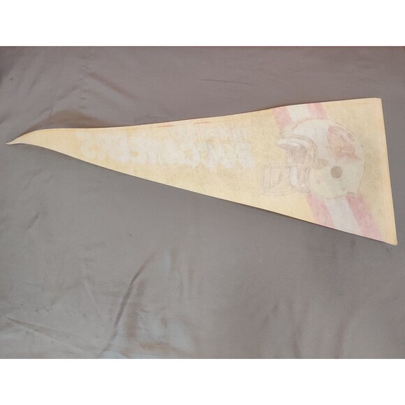 Vintage NFL Tampa Bay Buccaneers Football Felt Pennant 12"x30" - Picture 3 of 4
